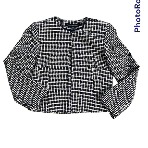 French Connection Jackets & Blazers - French Connection blue and white weaved crop blazer - size 6